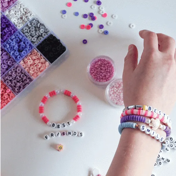 Hello Kitty® and Friends: Friendship Bracelets